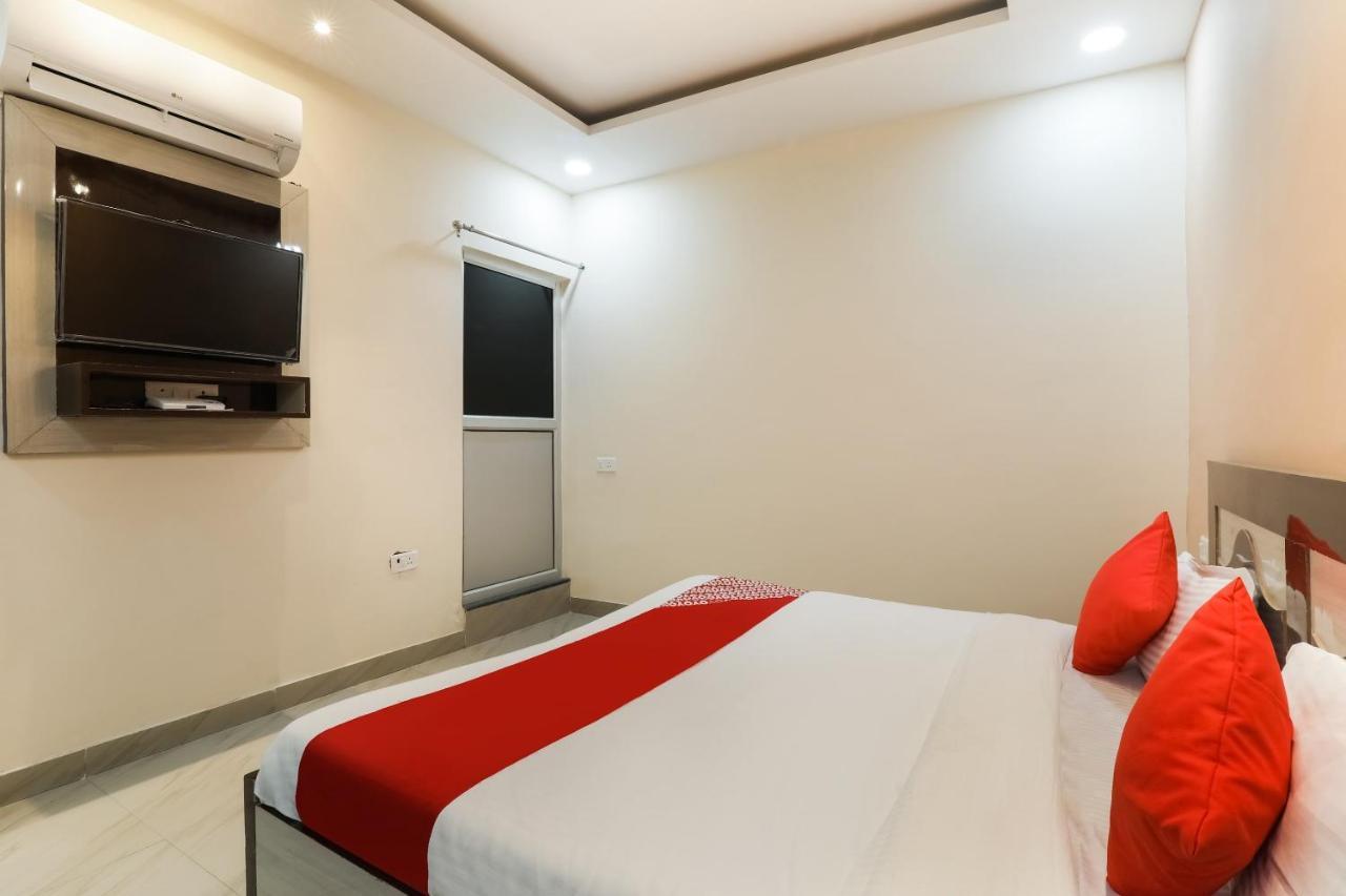 Отель Oyo Flagship Krishna Regency Near Chaudhary Charan Singh International Airport Bijnaur Экстерьер фото