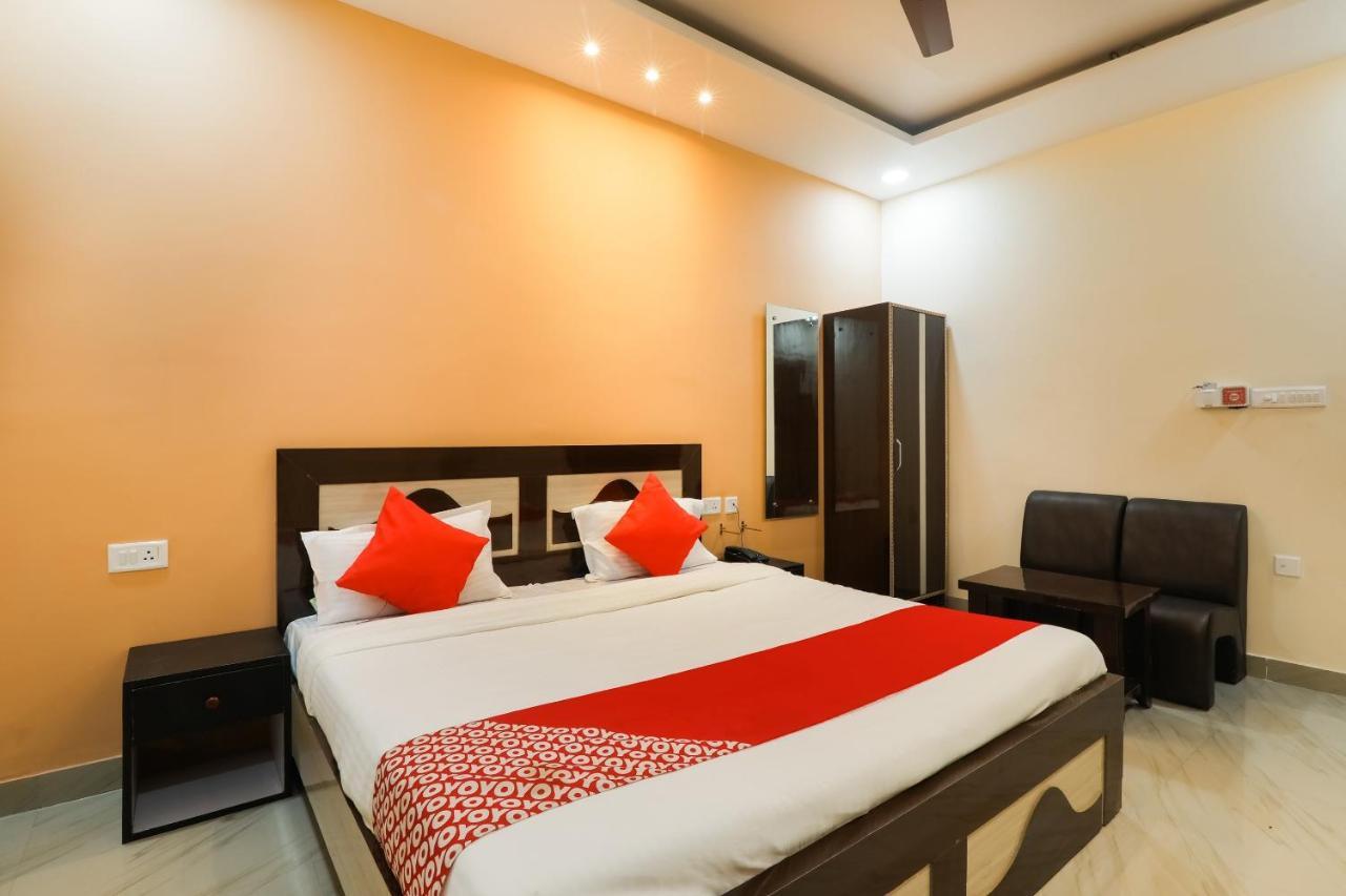 Отель Oyo Flagship Krishna Regency Near Chaudhary Charan Singh International Airport Bijnaur Экстерьер фото